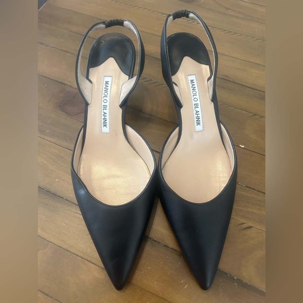 MANOLO BLAHNIK SIZE 38